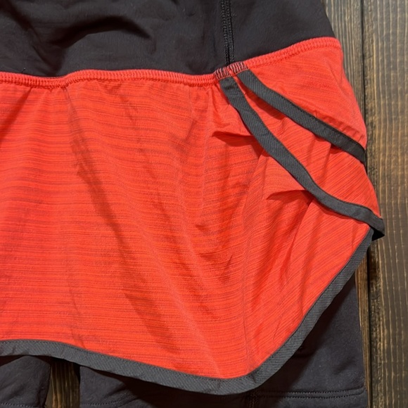 Lululemon Run Speed Squad Skirt 4 Running Shorts Black Red Striped Pickleball - Picture 3 of 9